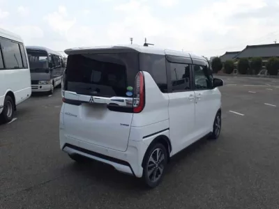 Mitsubishi EK X SPACE