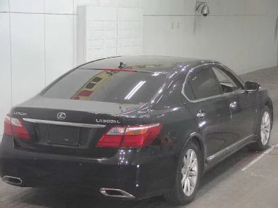 Lexus LS