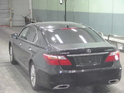 Lexus LS