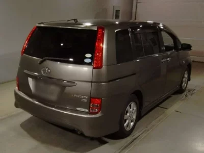 Toyota ISIS