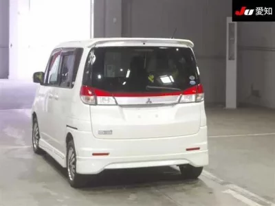 Mitsubishi DELICA D2