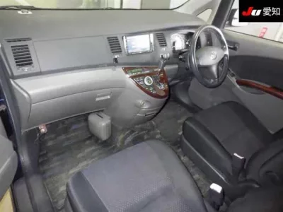 Toyota ISIS