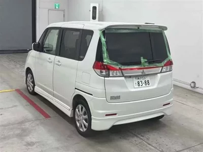 Mitsubishi DELICA D2