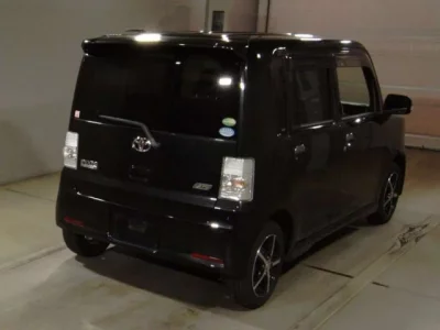 Toyota PIXIS SPACE