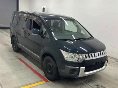 Mitsubishi DELICA D5