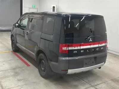 Mitsubishi DELICA D5