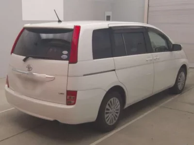 Toyota ISIS