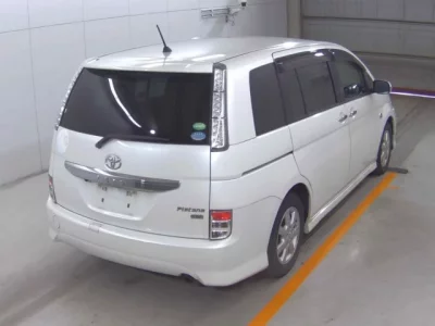 Toyota ISIS