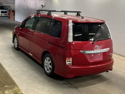 Toyota ISIS