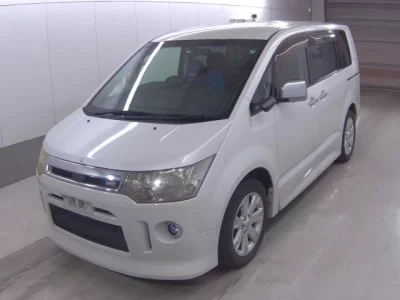 Mitsubishi DELICA D5