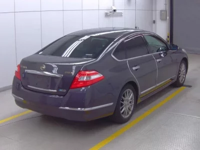 Nissan TEANA