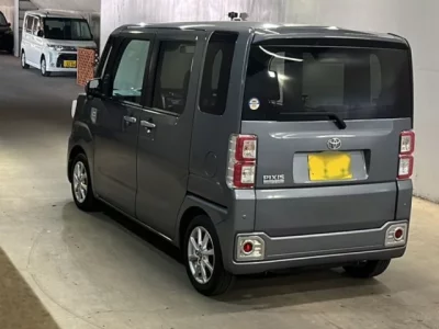 Toyota PIXIS MEGA