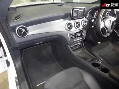 Mercedes-Benz CLA CLASS