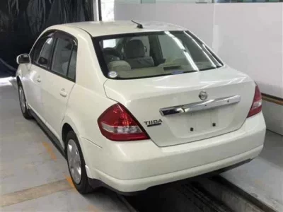 Nissan TIIDA LATIO