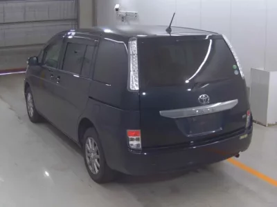 Toyota ISIS