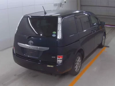 Toyota ISIS