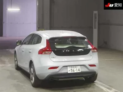Volvo V40