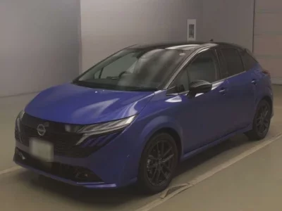 Nissan AURA