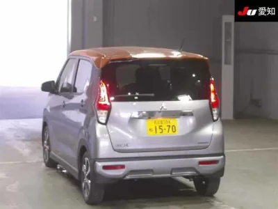 Mitsubishi EK X