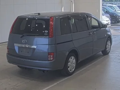 Toyota ISIS