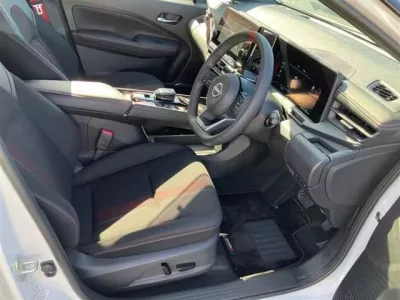 Nissan AURA