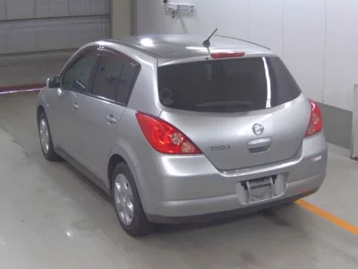 Nissan TIIDA