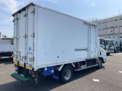 Isuzu ELF