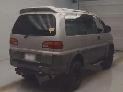 Mitsubishi DELICA