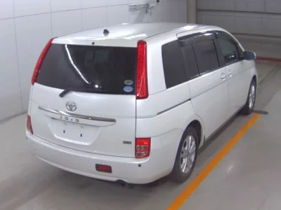 Toyota ISIS