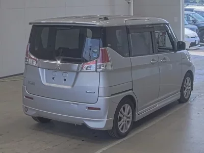 Mitsubishi DELICA D2