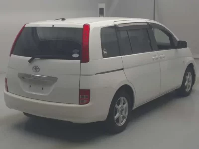 Toyota ISIS