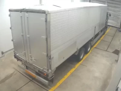 Isuzu TRUCK