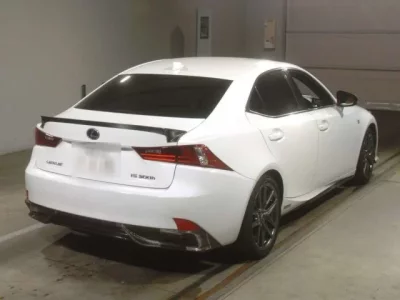 Lexus IS