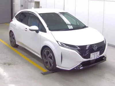 Nissan AURA