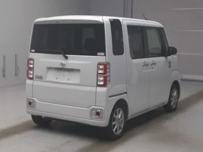 Toyota PIXIS MEGA