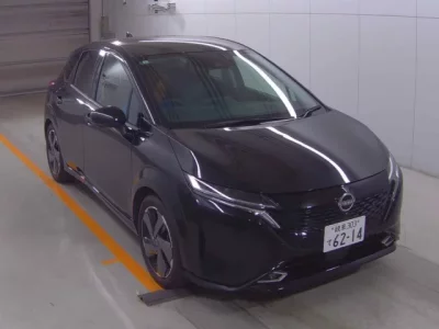 Nissan AURA