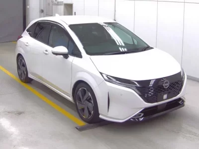 Nissan AURA