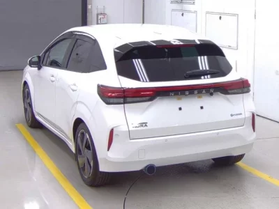 Nissan AURA