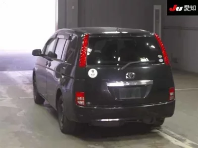 Toyota ISIS