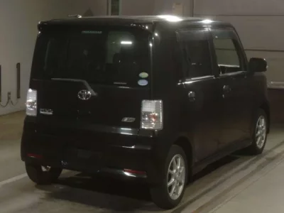 Toyota PIXIS SPACE
