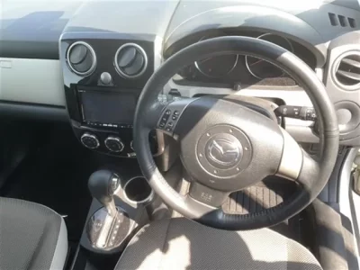 Mazda VERISA