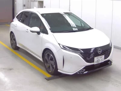 Nissan AURA