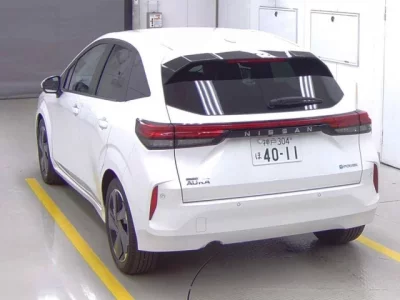 Nissan AURA