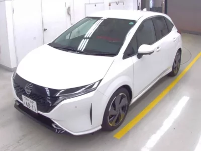 Nissan AURA