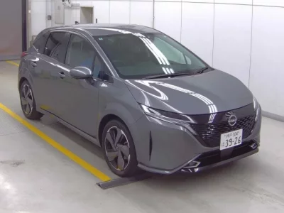 Nissan AURA