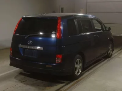 Toyota ISIS