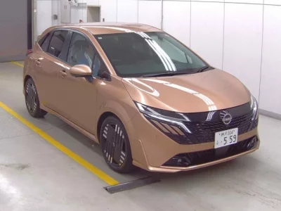 Nissan AURA
