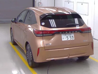 Nissan AURA