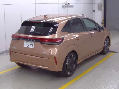 Nissan AURA