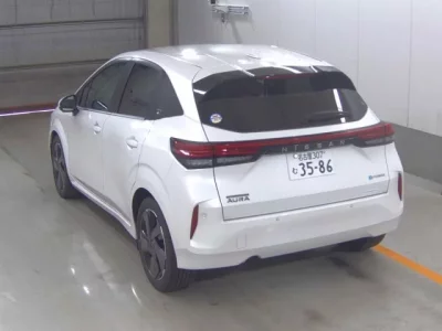 Nissan AURA